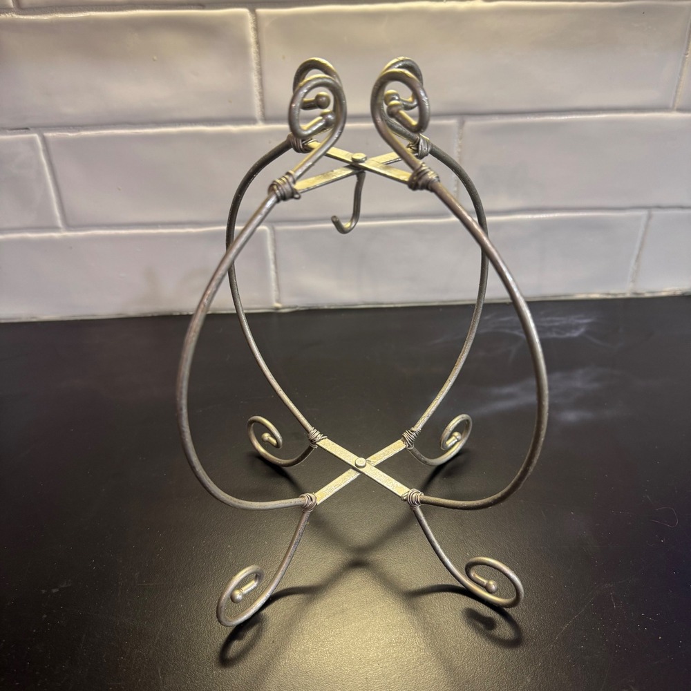 Ornament Stand Silver Heart Wire Folding Scrolled Feet Tabletop Display 8.5in
